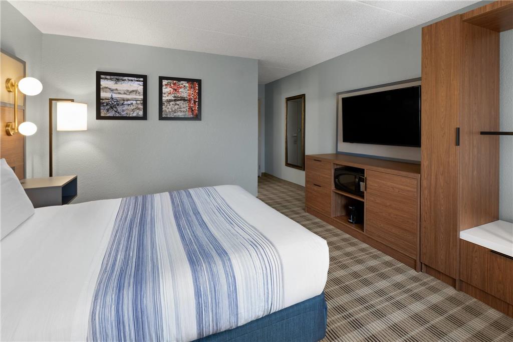 AmericInn by Wyndham Chippewa Falls - photo 25