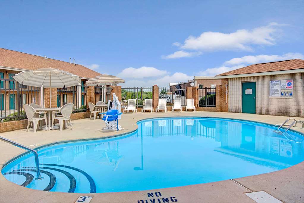 Days Inn by Wyndham Mooresville Lake Norman - photo 10