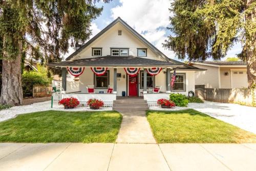 Historic Family Home Next To College and Lake CDA — 4-Star Luxury Hotel in Coeur D'alene, United States