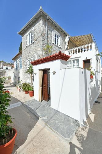 Margarita's House — 4-Star Luxury Hotel in Ydra, Greece
