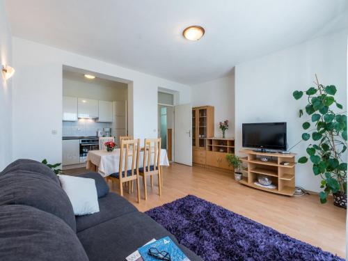 Apartment Lena Three Bedroom Apartment with Balcony and Sea View