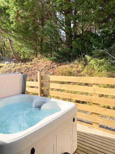 kaoglen Wild Hot tub Cairngorms Pet Friendly