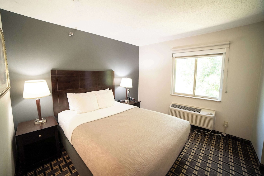 Quality Inn & Suites Watertown near Prairie Lakes Ice Arena - photo 46