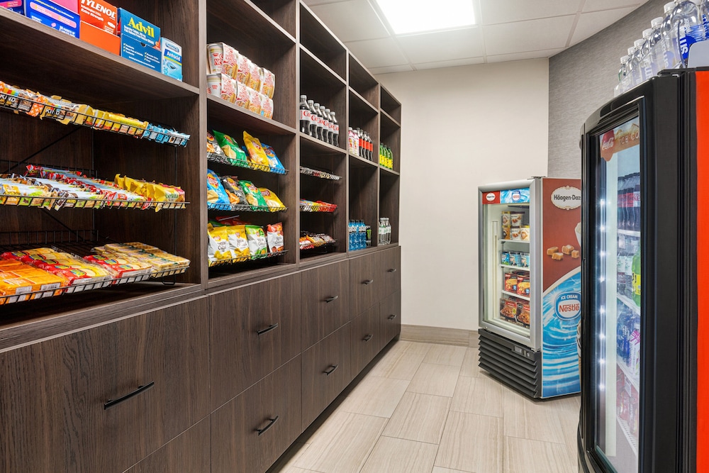 Holiday Inn Express Hotel & Suites Waycross by IHG - photo 30