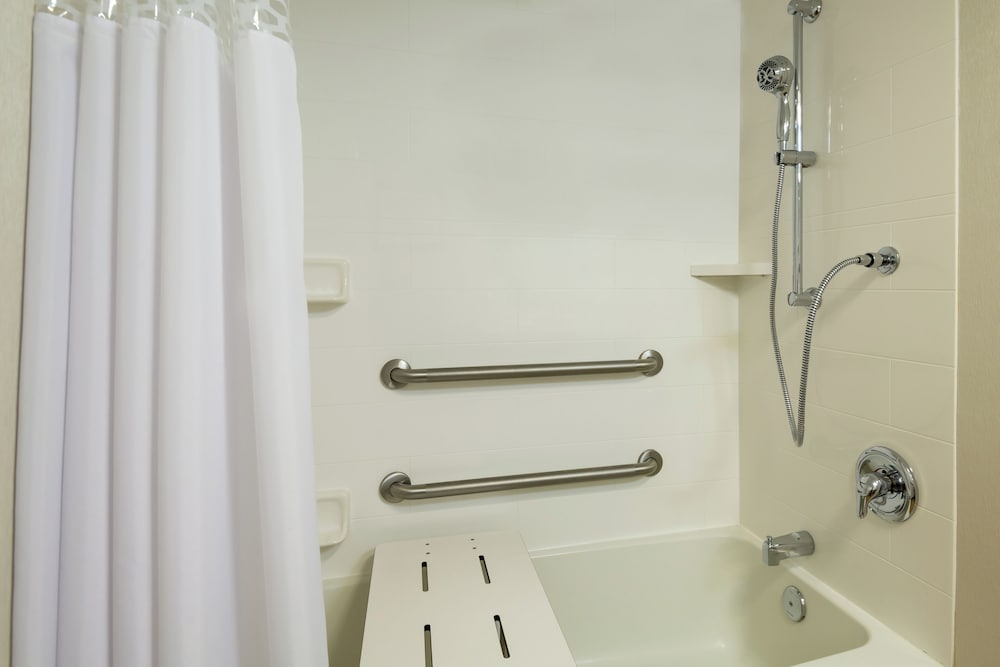 Hampton Inn Buffalo Airport Galleria Mall - photo 14