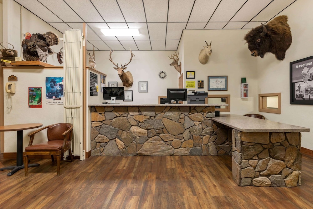 Super 8 by Wyndham Hill City Mt Rushmore Area - photo 3