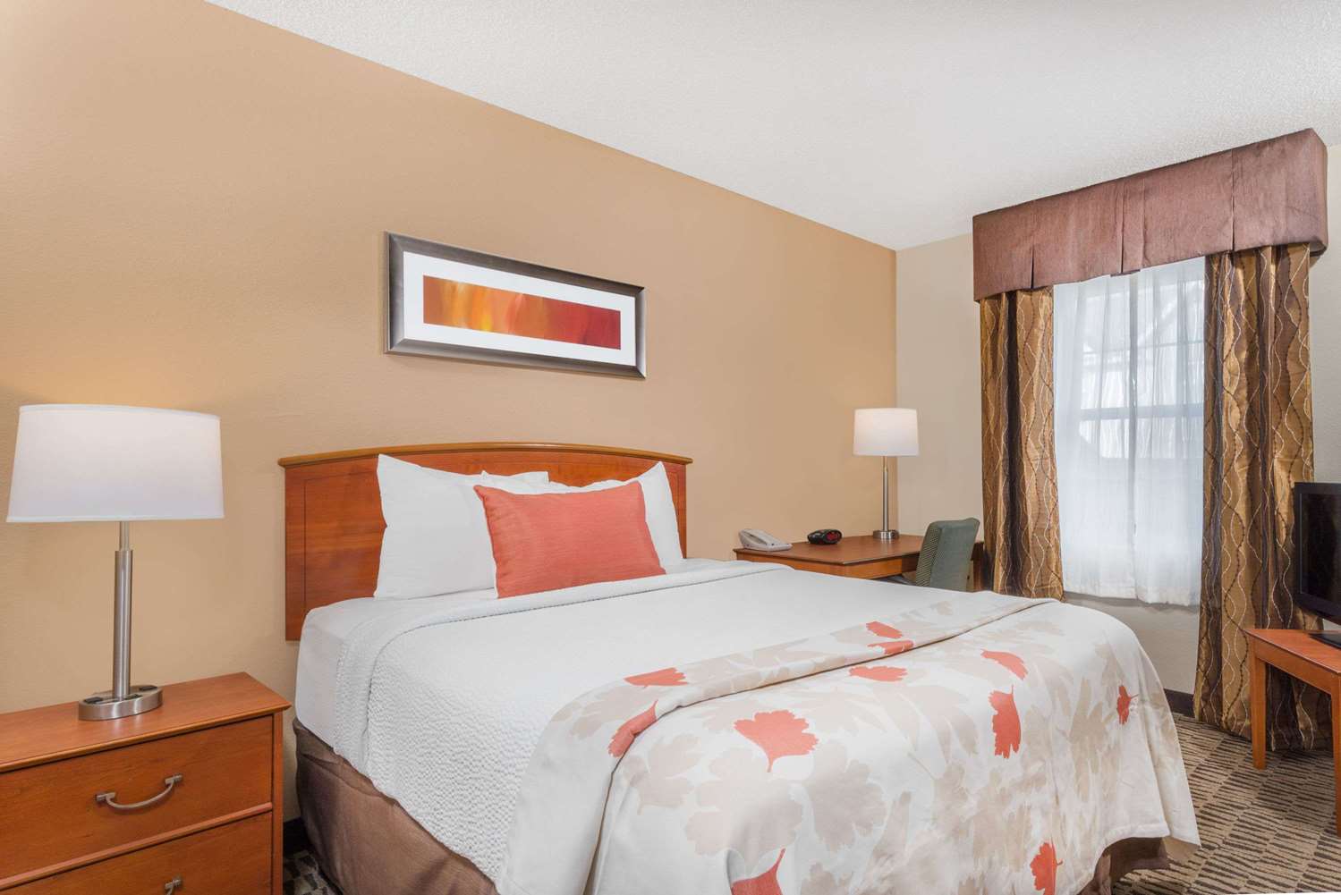 Hawthorn Suites by Wyndham Louisville North - photo 21