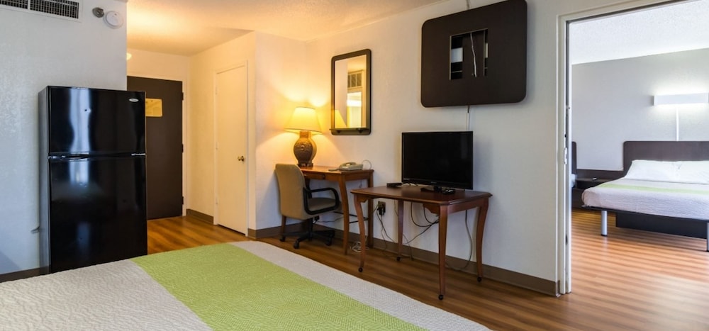 Studio 6 Tulsa - photo 4