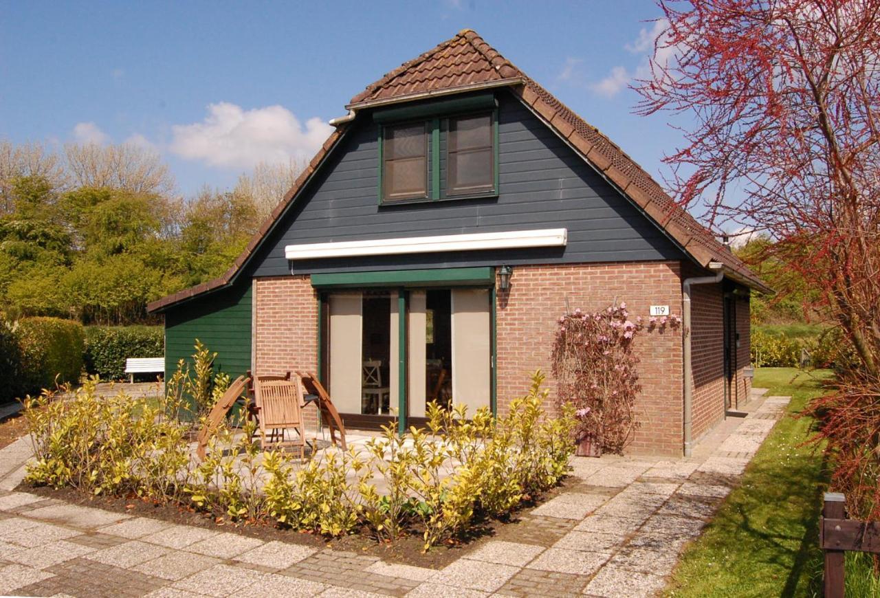 Ruime Vrijstaande Vakantiewoning Aan Veerse Meer 6 Persoons in Wolphaartsdijk, Netherlands