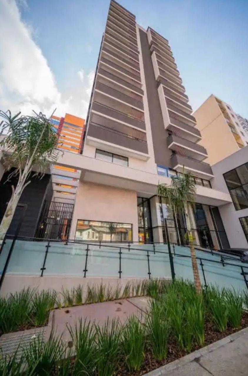 Studio Lindo e Novíssimo em Pinheiros 2 Quadras Faria Lima — 4-Star Luxury Hotel in Sao Paulo, Brasil
