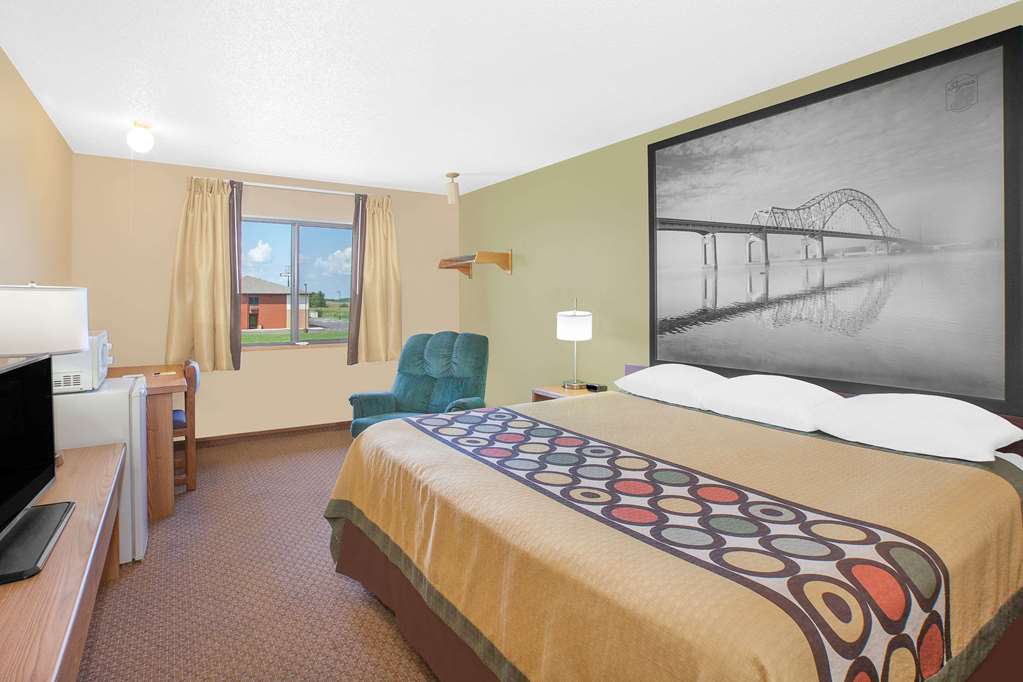 Super 8 by Wyndham Mt Pleasant - photo 10