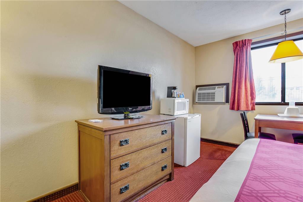 Econo Lodge Junction City I 70 Near Fort Riley - photo 13