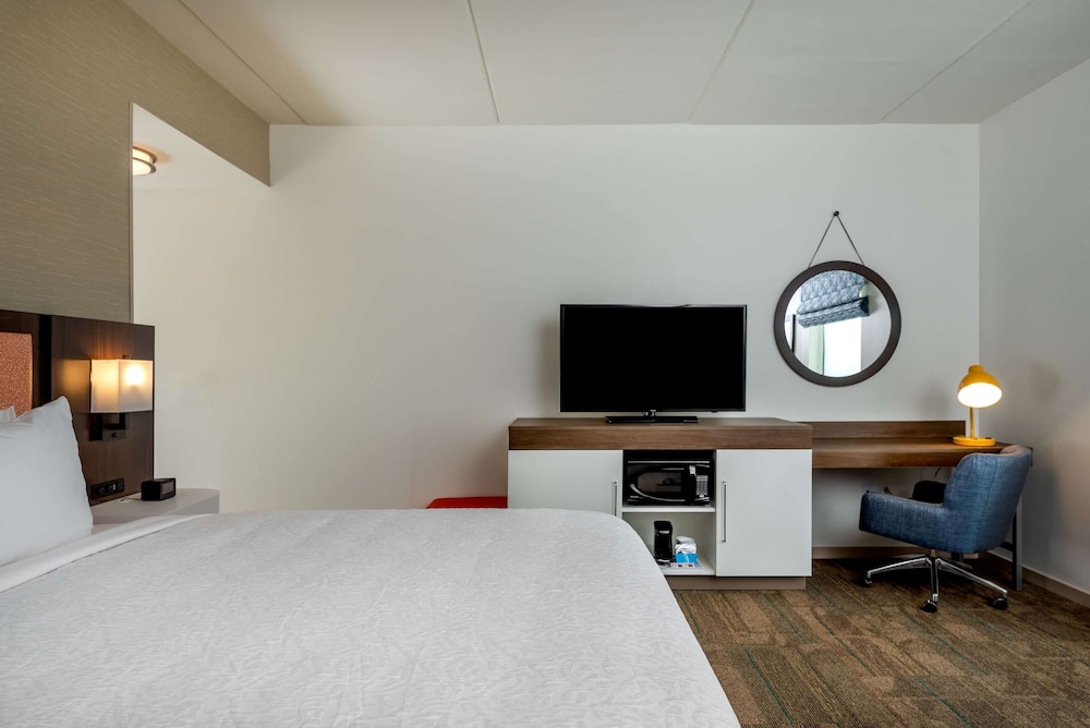 Hampton Inn Baltimore Bayview Campus - photo 15