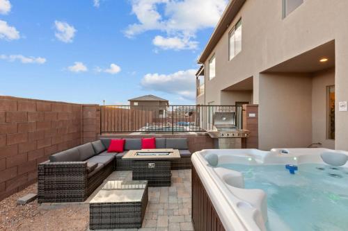 Zion Village Elements 2 Private Backyard Hot Tub in Hurricane, United States