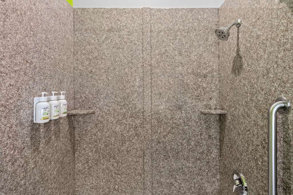 La Quinta Inn & Suites by Wyndham Raymondville - photo 101