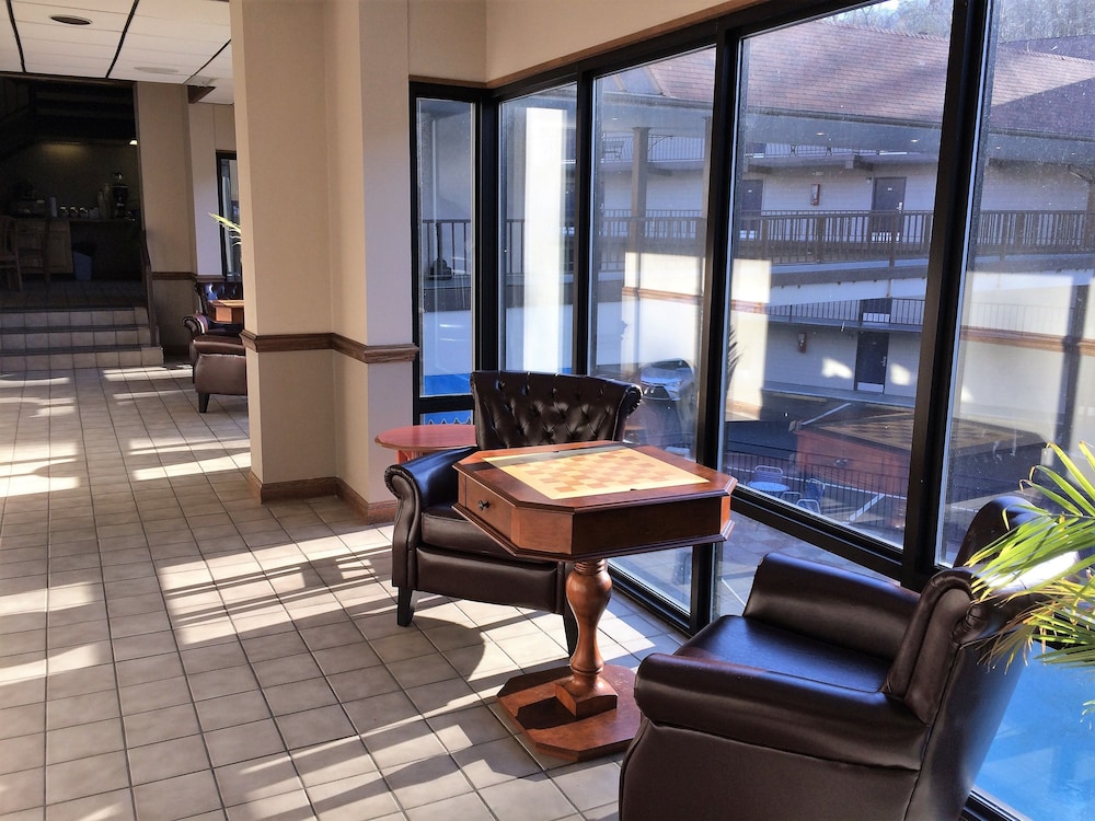 Sidney James Mountain Lodge - photo 3