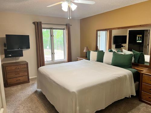 Greens One Vacation Home 23 — 4-Star Luxury Hotel in Bella Vista, United States