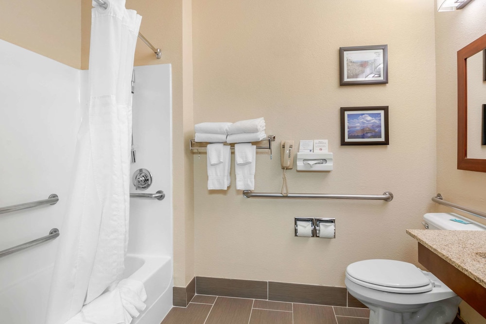 Comfort Inn Medford North - photo 12