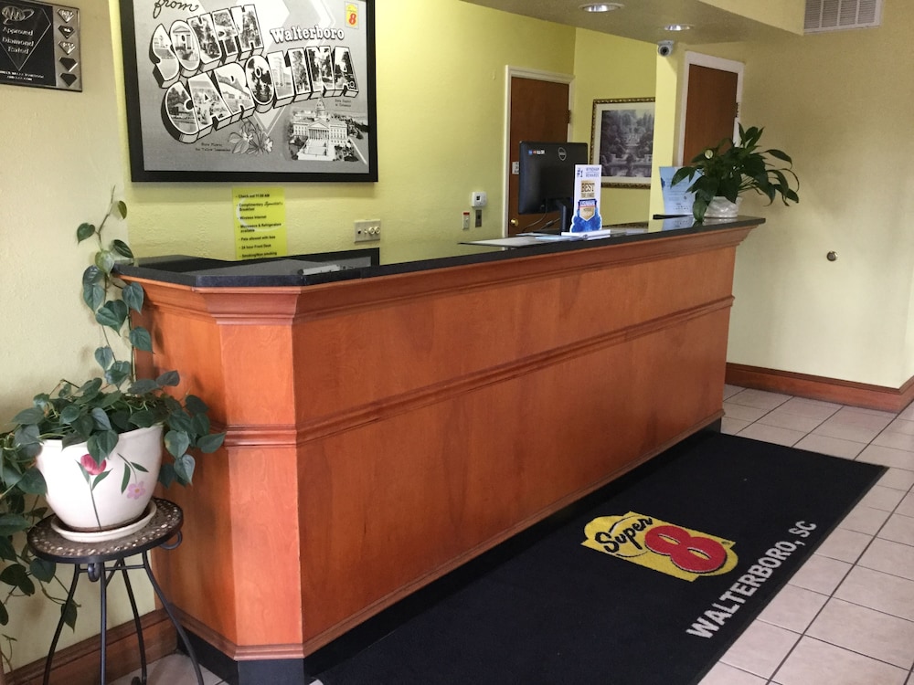 Super 8 by Wyndham Walterboro - photo 2