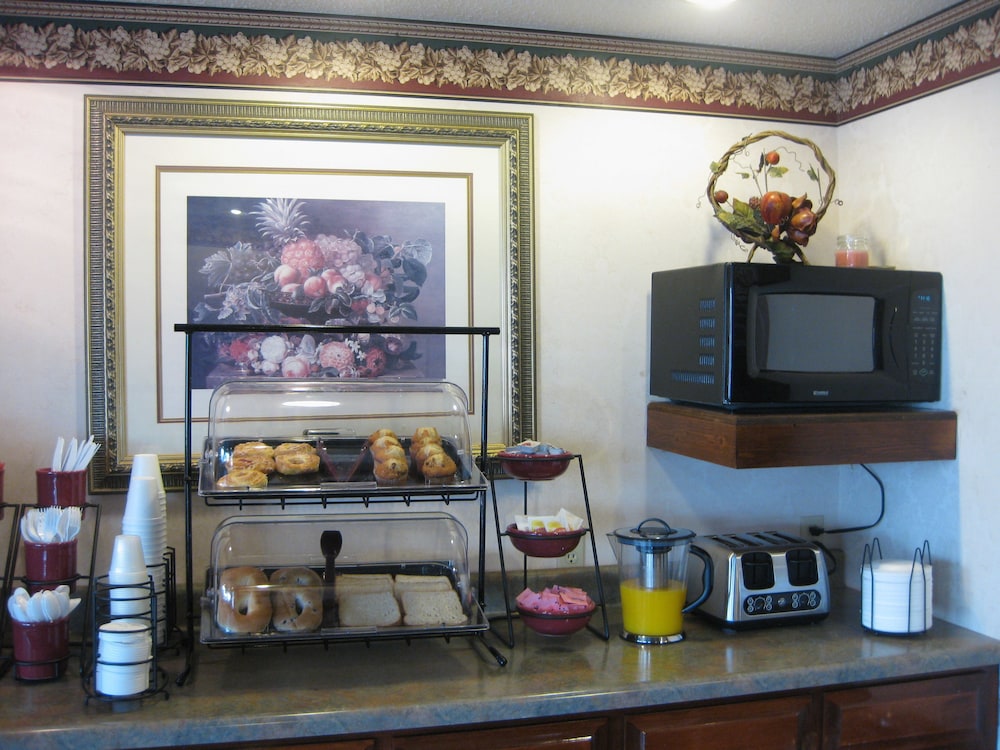Executive Inn and Suites Jackson - photo 27