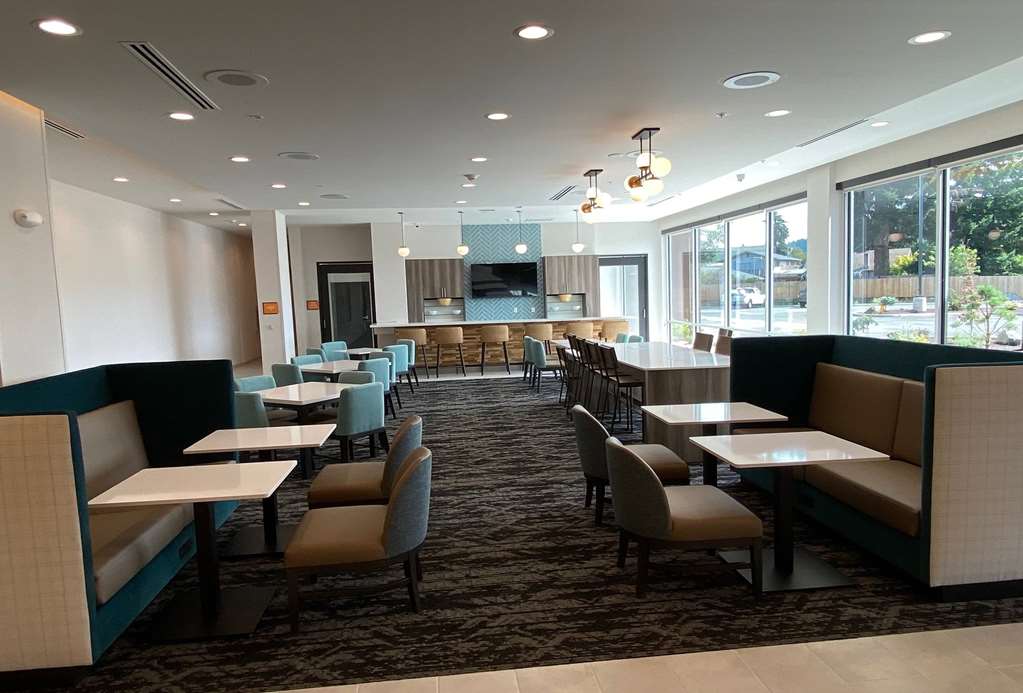 La Quinta Inn & Suites by Wyndham Centralia — hotel in Centralia