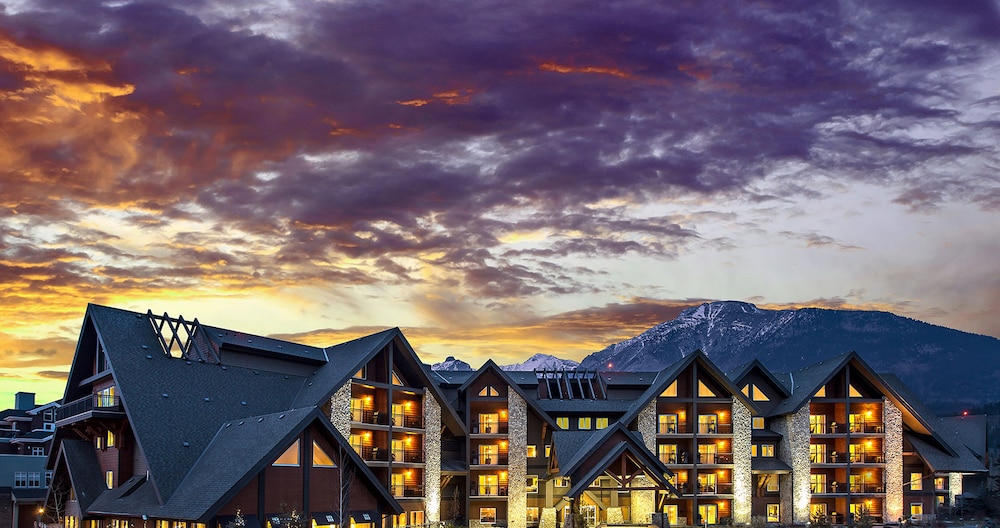 Grande Rockies Resort Bellstar Hotels & Resorts in Canmore, Canada