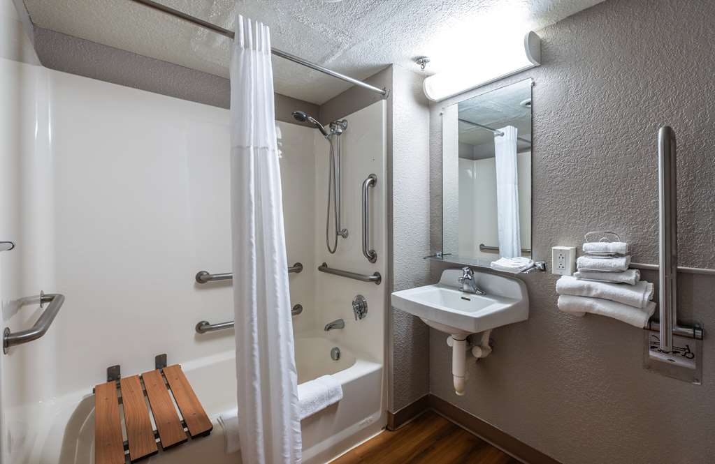 Motel 6 New Haven Branford CT - photo 20