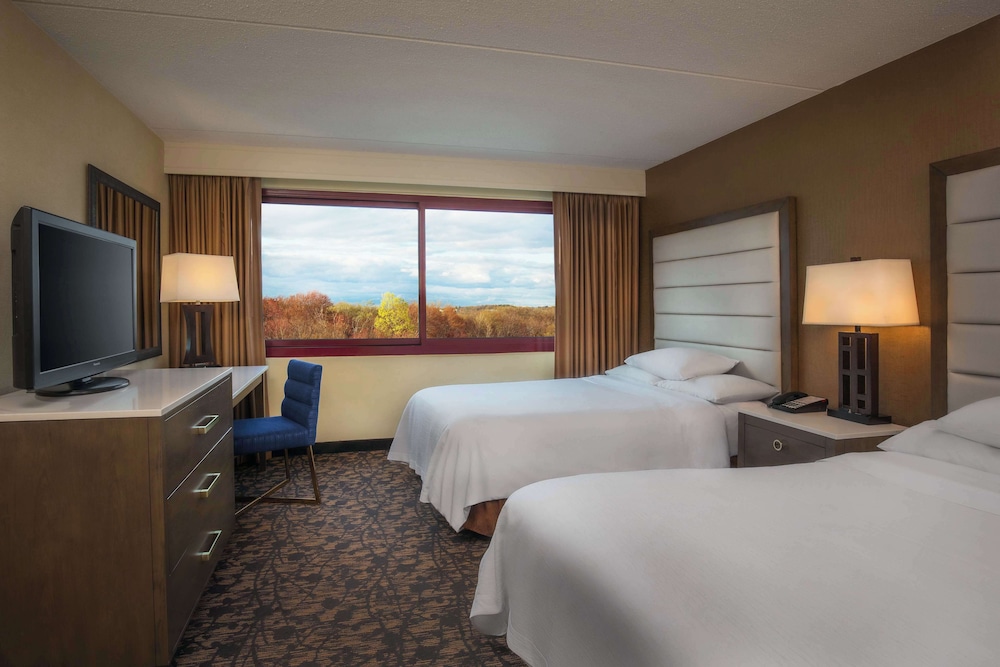 Embassy Suites by Hilton Boston Waltham - photo 26