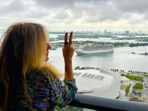 Glamorous Gale Miami Ocean View Balcony Resort & Spa - photo 50