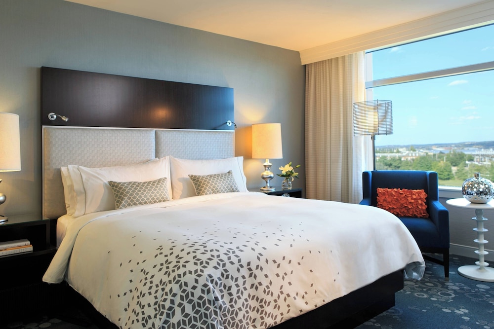 Renaissance Arlington Capital View Hotel - photo 17