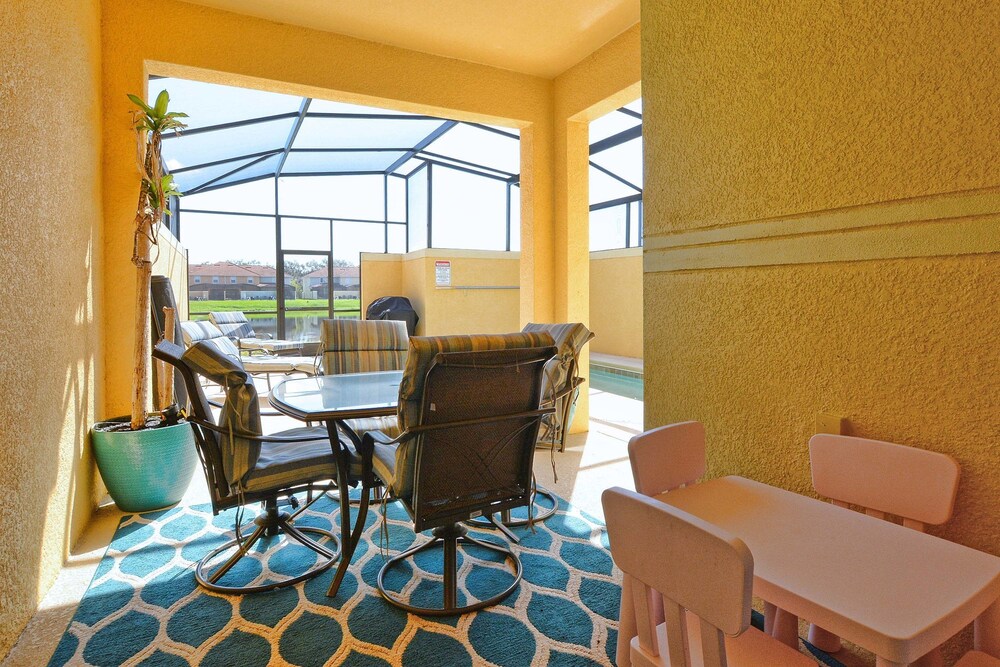 Paradise Palms 4 Bed Townhome W splashpool 3032pp 4 Bedroom Townhouse by RedAwning Kissimmee — 4-Star Luxury Hotel in Kissimmee, United States