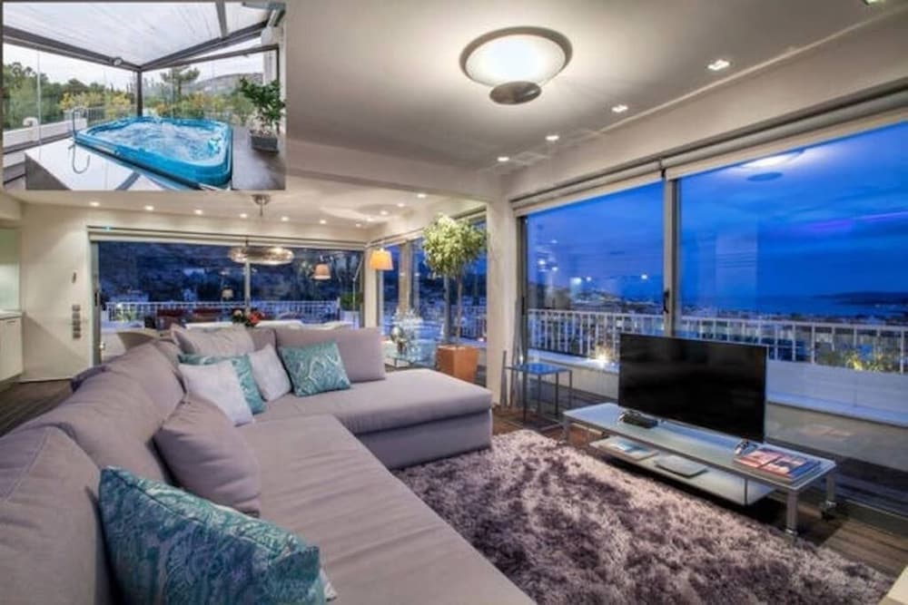 Sea View Apartment with Hot Tub & Sauna — 4-Star Luxury Hotel in Athens, Greece