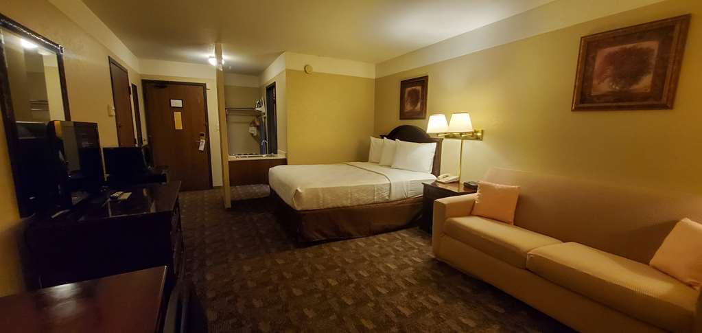 Americas Best Value Inn Chippewa Falls - photo 6
