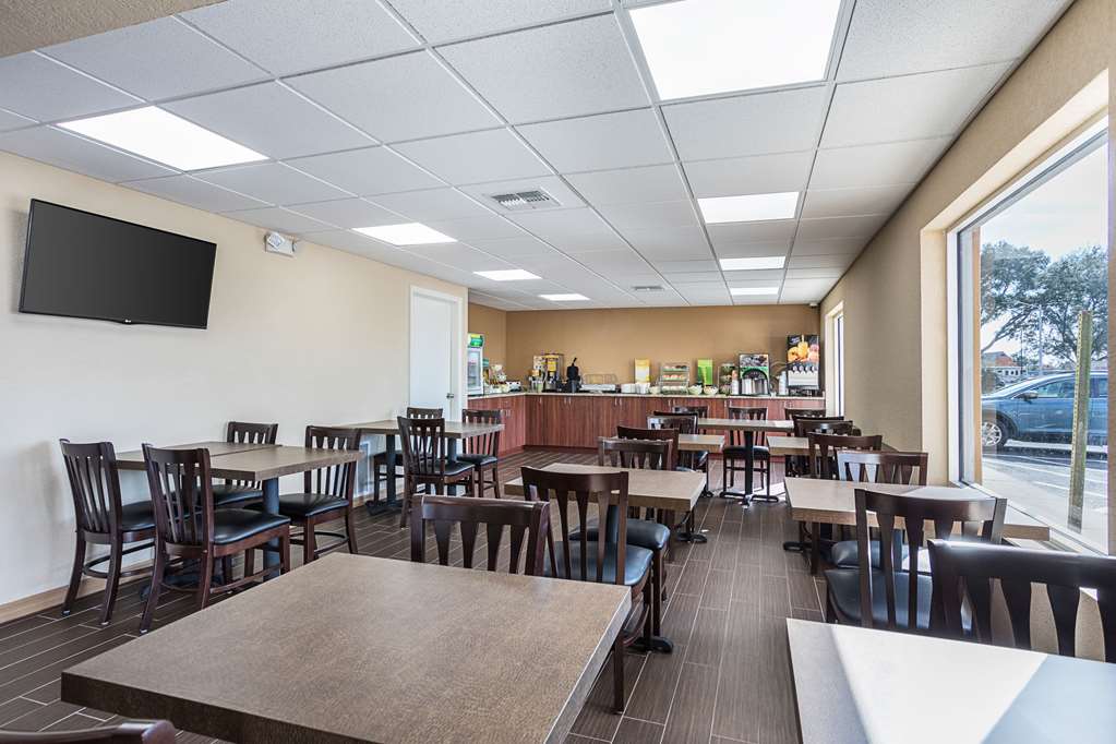 Quality Inn & Suites Heritage Park - photo 19