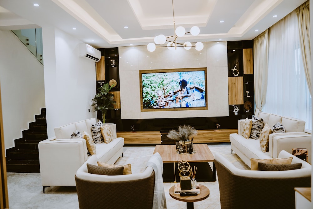 Luxury 4 Bedroom Apartment in Victoria Island — 4-Star Luxury Hotel in Lagos, Nigeria
