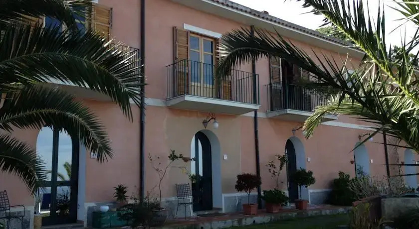 Larosadelmare in Piraino, Italy