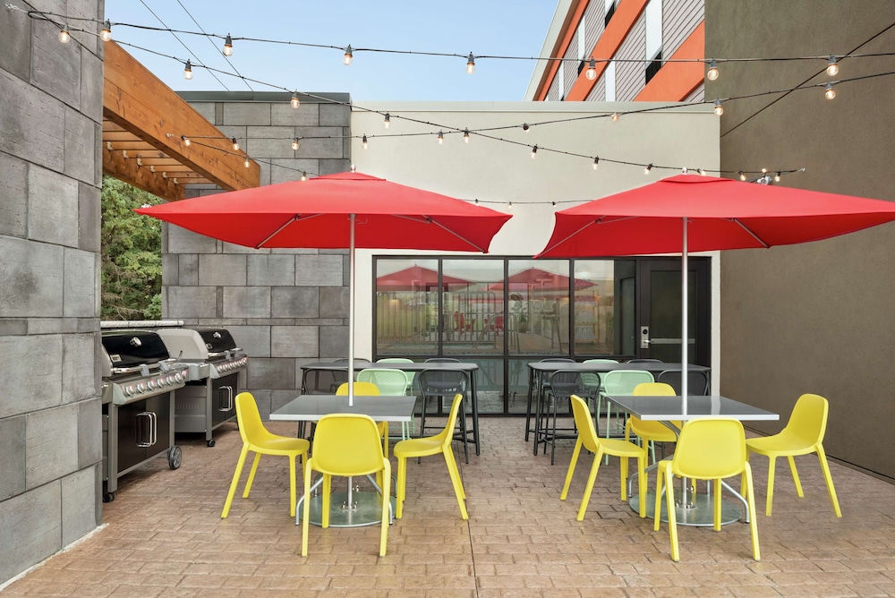 Home2 Suites by Hilton Bismarck - photo 46