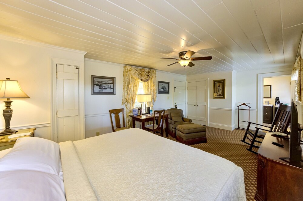 Anchuca Historic Mansion & Inn - photo 15