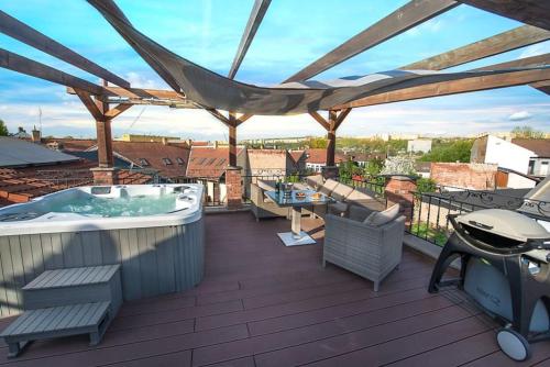 Glamorous Jacuzzi Loft Apartment with Roof Terrace — 4-Star Luxury Hotel in Kosice, Slovakia