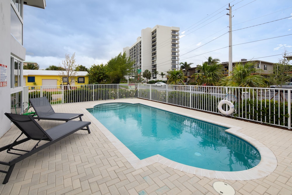 Pompano Suites by the Beach - photo 61