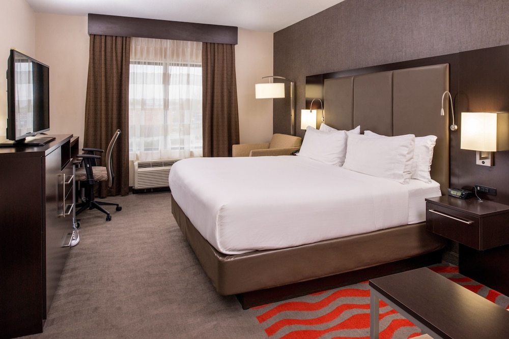 Holiday Inn Express Hotel & Suites Monroe - photo 2