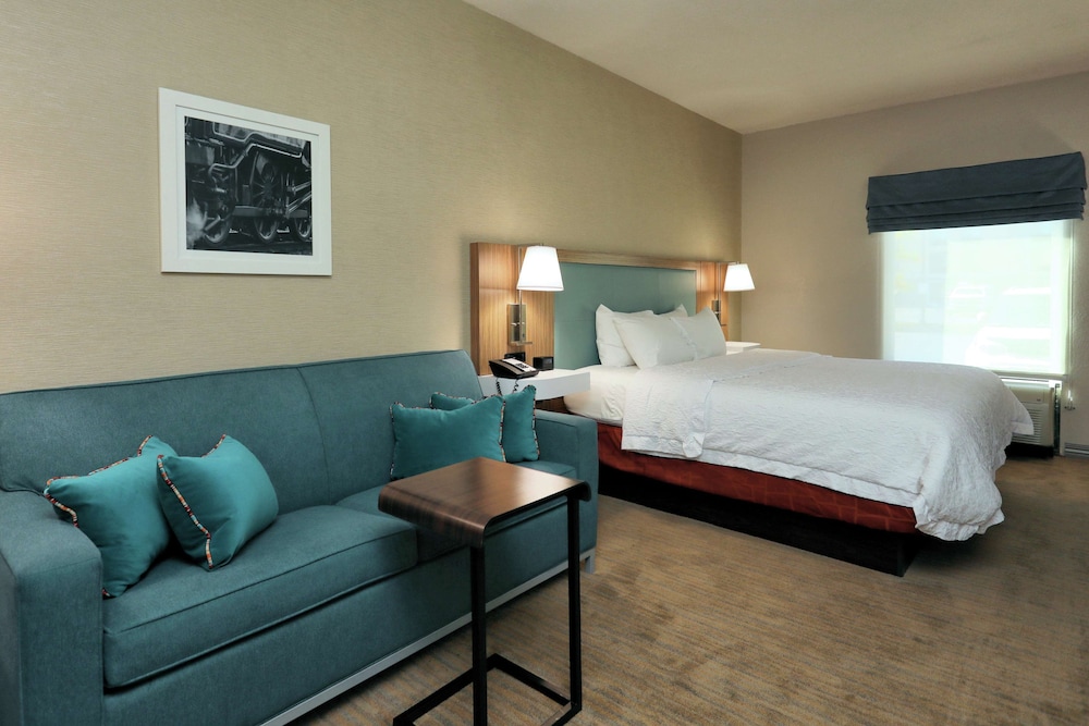 Hampton Inn Batavia - photo 14