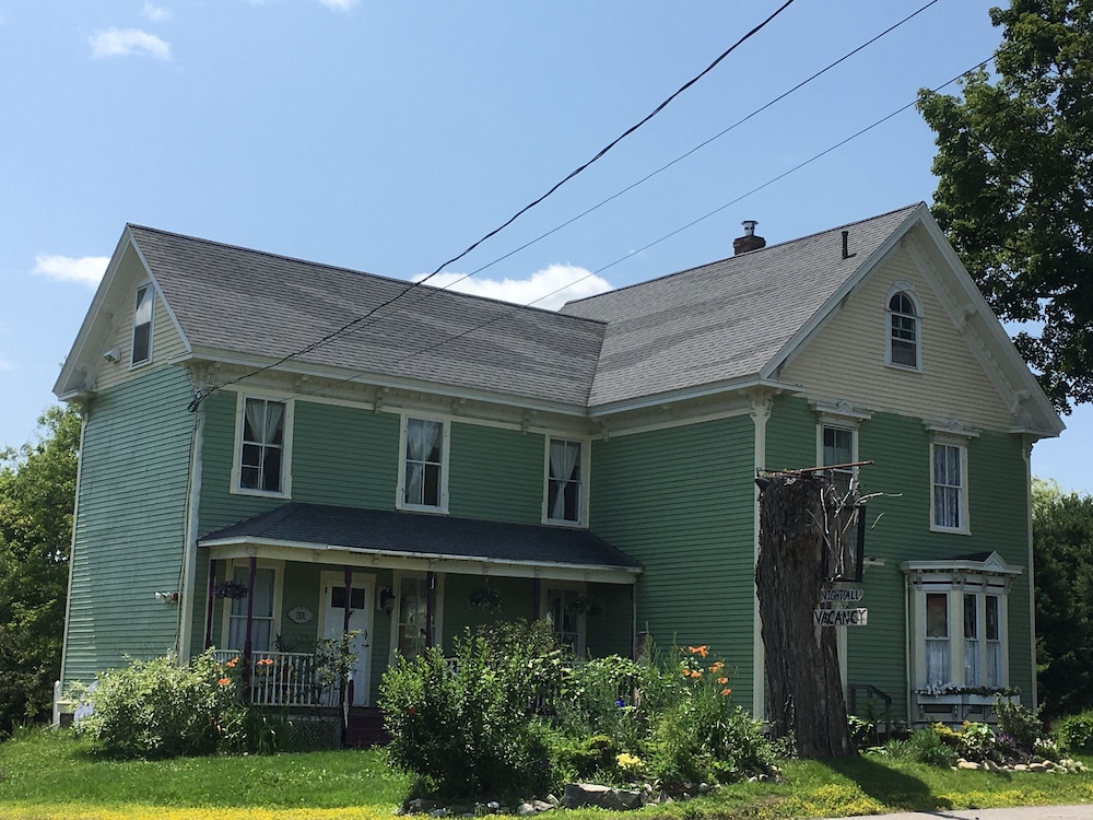 The Nightfall Inn in Belfast, United States