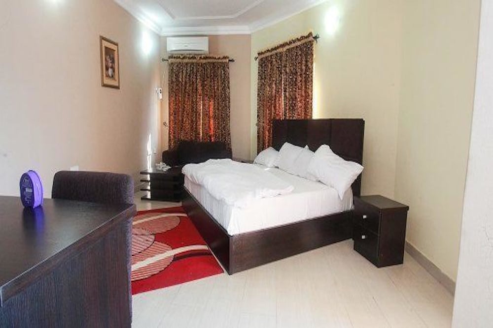 Carleton Hotel & Suites - last minute hotel in Lagos