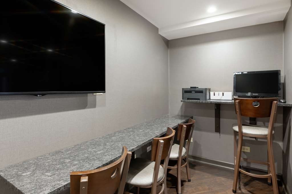 Best Western University Inn At Valparaiso - photo 12