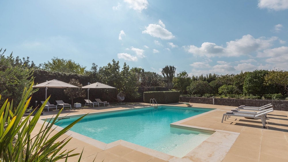 Villa Kimia 8 Emma Villas — 4-Star Luxury Hotel in Acireale, Italy