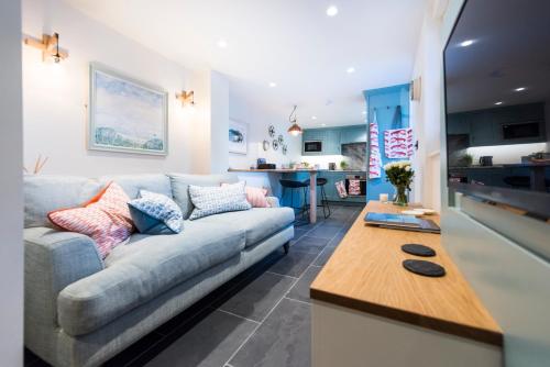 Juliot 5 Star Gold Award Luxury Cottage — 4-Star Luxury Hotel in St Ives, United Kingdom