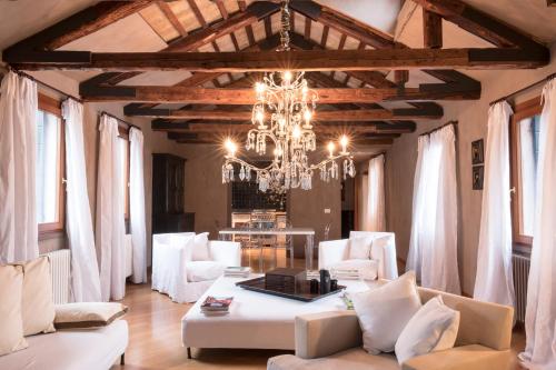 Ca' Navagero Apartments — 4-Star Luxury Hotel in Venice, Italy