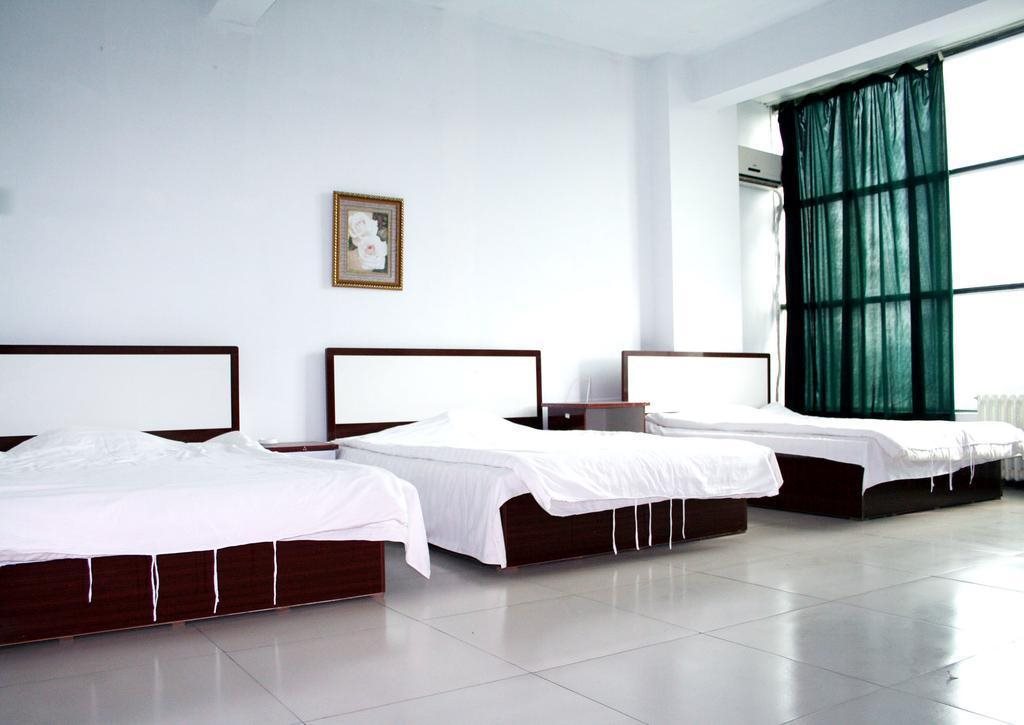 Taijin Hotel in Qian'an, People's Republic of China