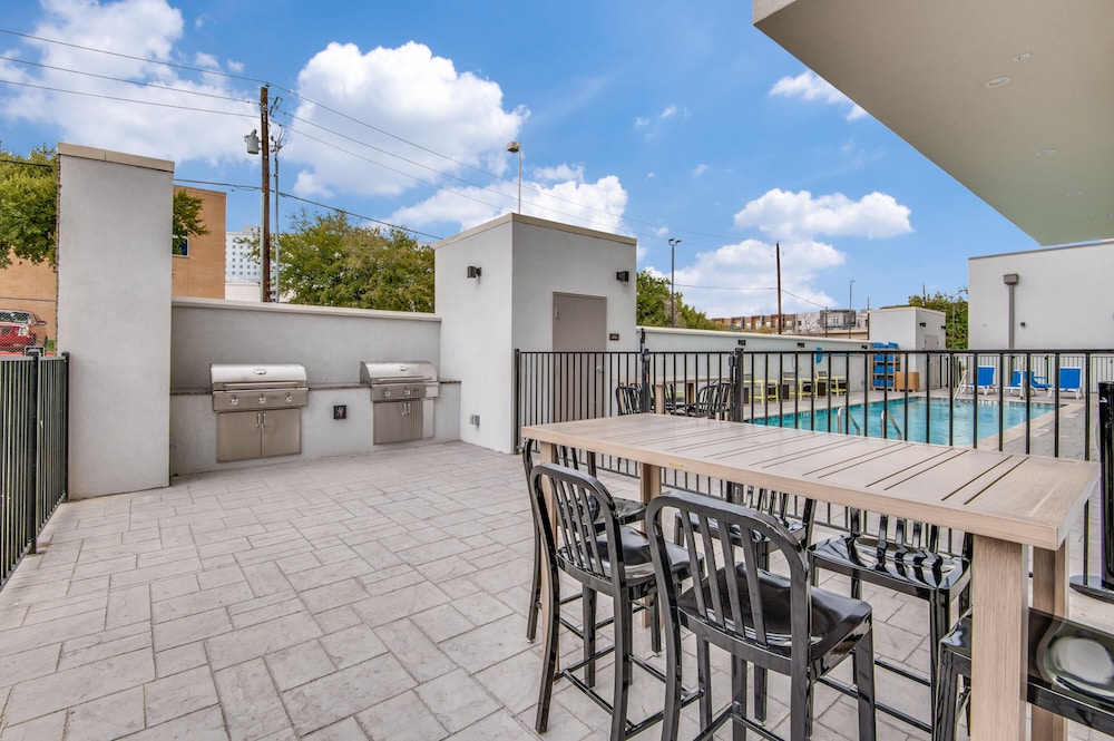 Home2 Suites Dallas Medical - photo 24